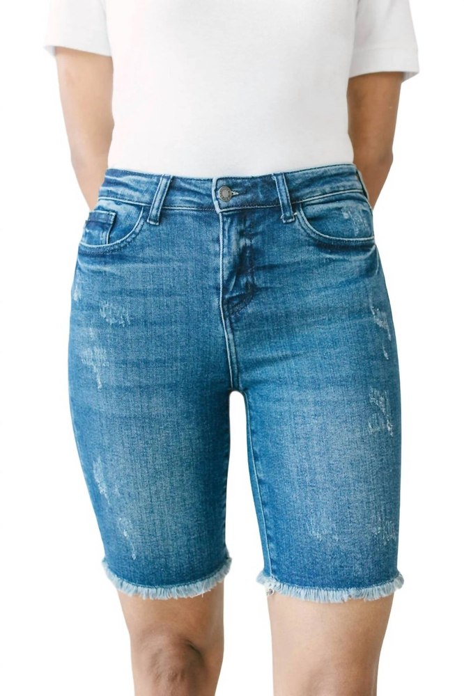 Basic In My Bermudas Shorts In Medium Wash