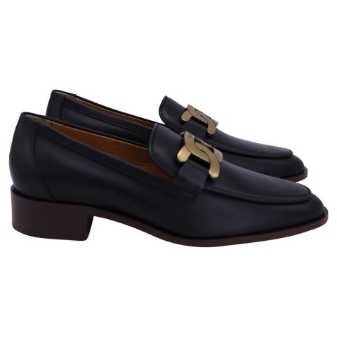 Tod’s Chain Detail Loafers in Black Leather