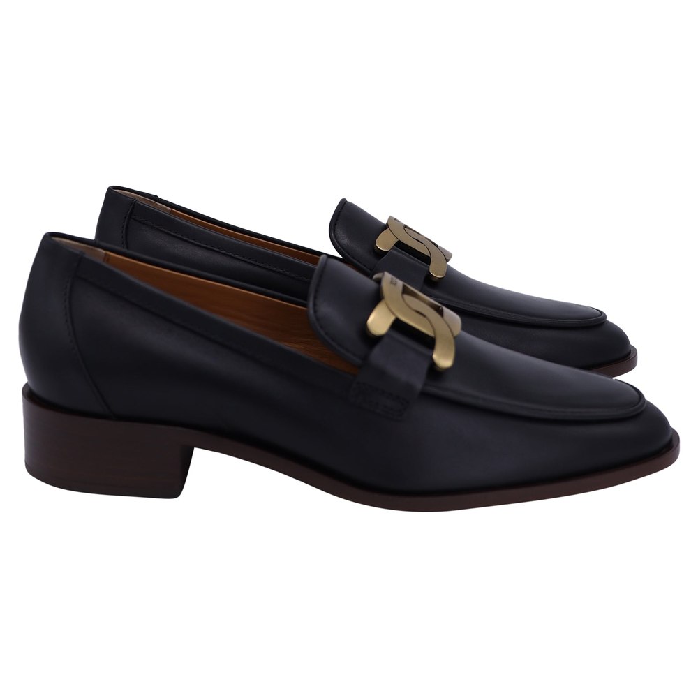 Tod’s Chain Detail Loafers in Black Leather