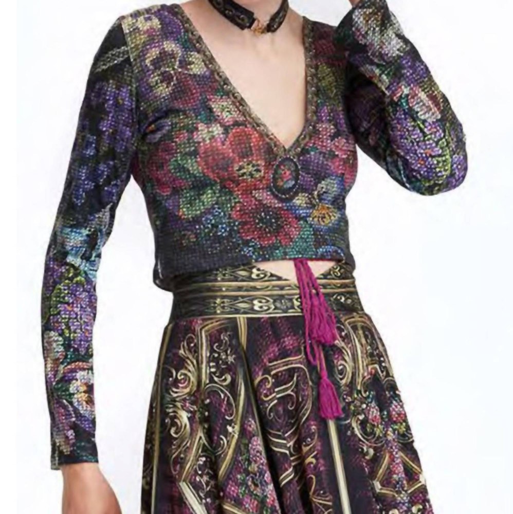 Back To Black Blooming Tartan Top In Garden