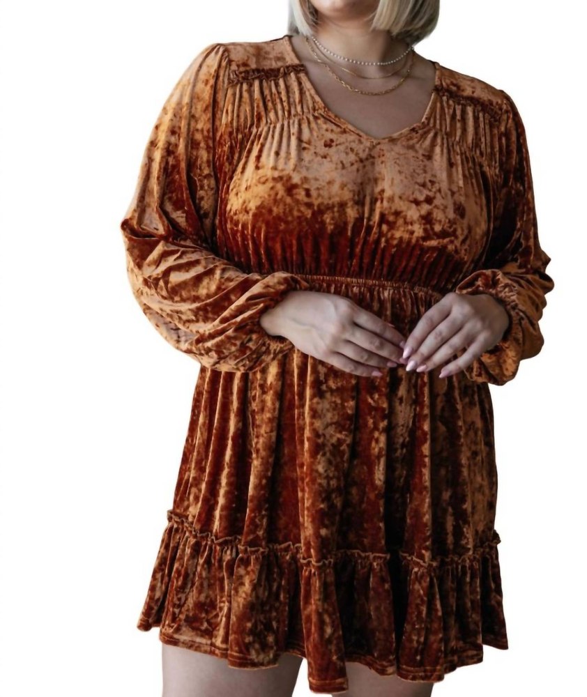 Magnificent Muse Velvet Dress In Gold
