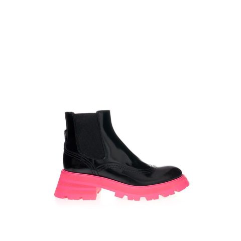 Alexander McQueen Elegant Leather Ankle Women’s Boots