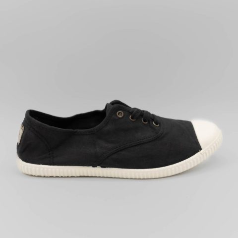 Women’s Inglesa Tintada Puntera Sneaker In Negro