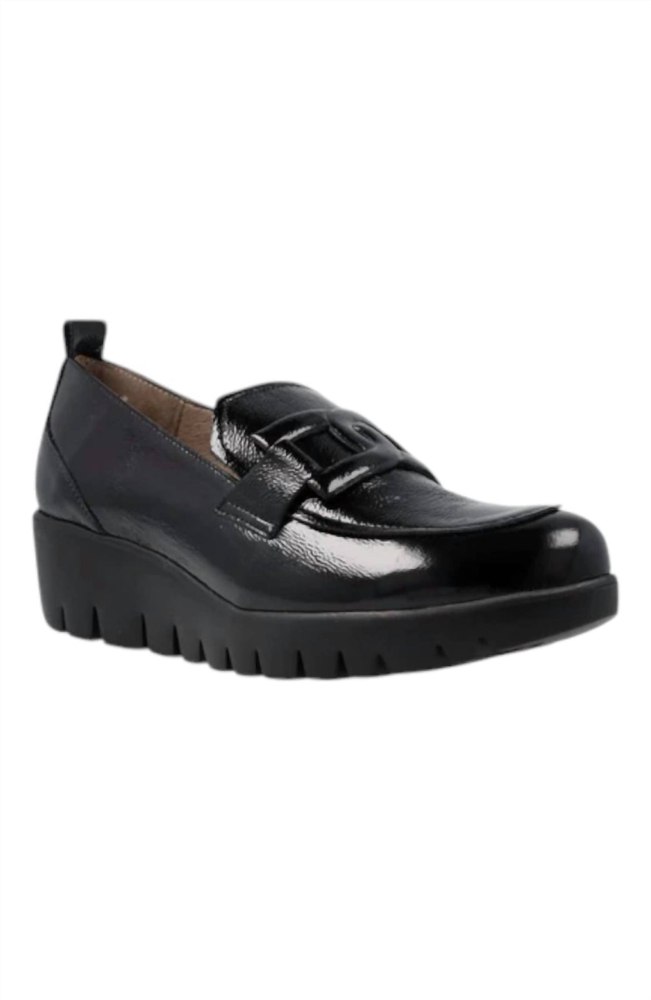 Women’s Fly Rings Moccasins Shoes In Black Patent