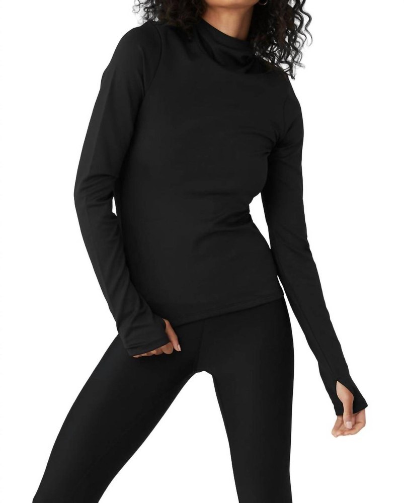 Airlift Winter Warm Hooded Runner Top In Black