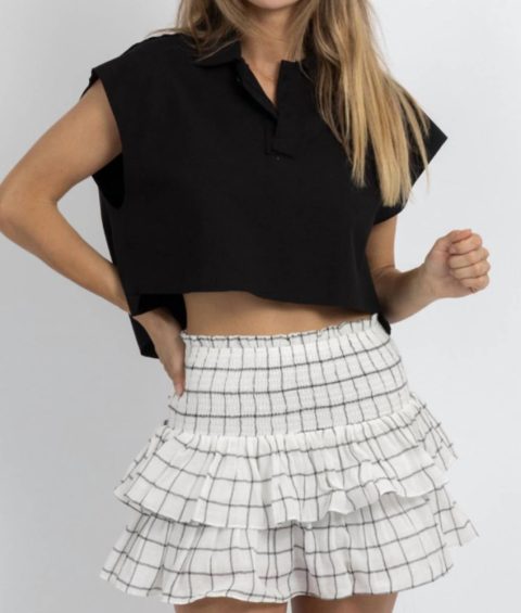 Logan Button Collared Tank In Black