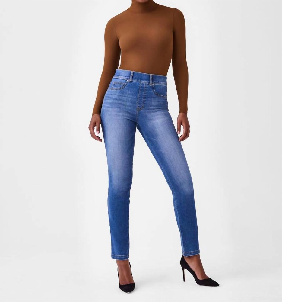Straight Leg Jeans In Vintage Indigo