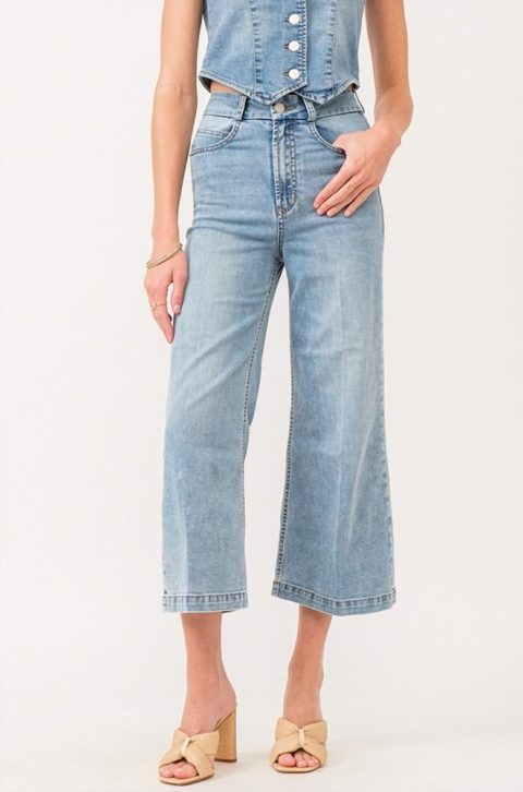 Aubrey Super Soft Wide Leg Cropped Jean In Chambray