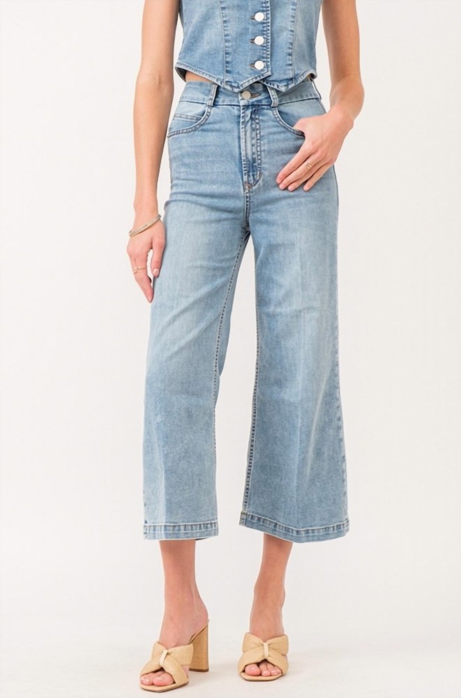 Aubrey Super Soft Wide Leg Cropped Jean In Chambray