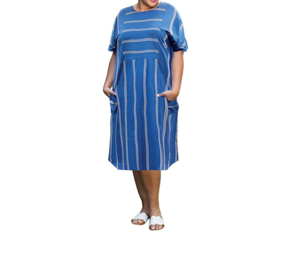 Printed Short Sleeve Double Pocket Jaclyn Dress – Plus Size In Blue Stripe
