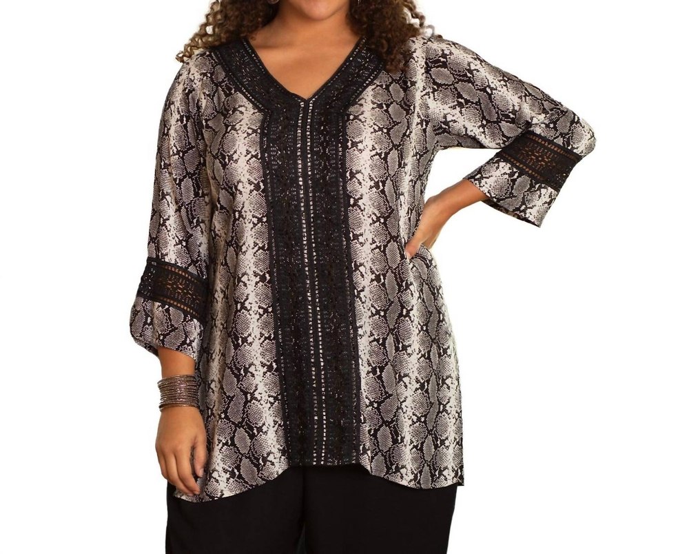 Print Tatum Bracelet Sleeve V-Neck Tunic – Plus Size In Asp Scale