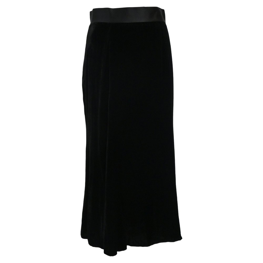 Dolce & Gabbana Midi Skirt in Black Velvet 7765055963196