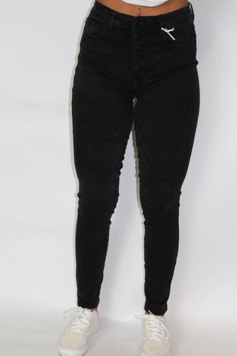 Haylie High Rise Skinny Jeans In Black 7765067235388