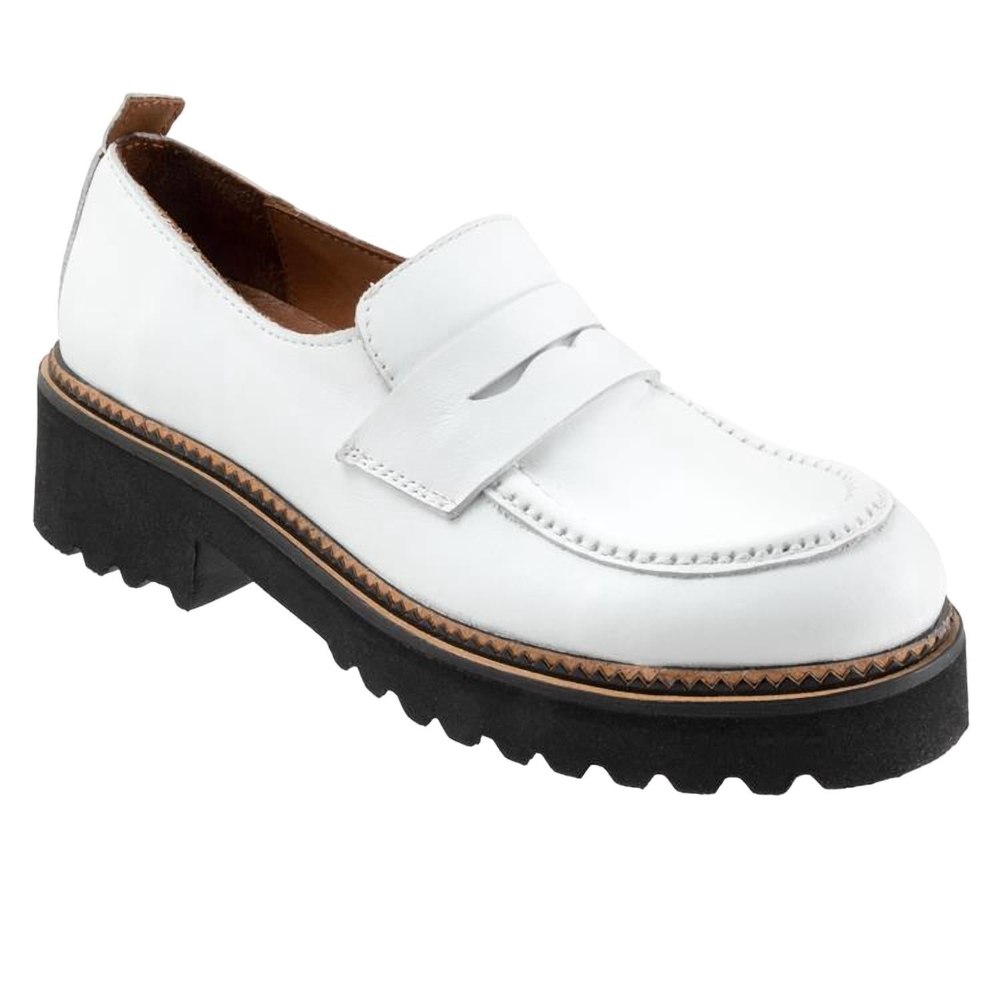 Women’s Annie Lugged Loafer – Medium In White 7832143069244