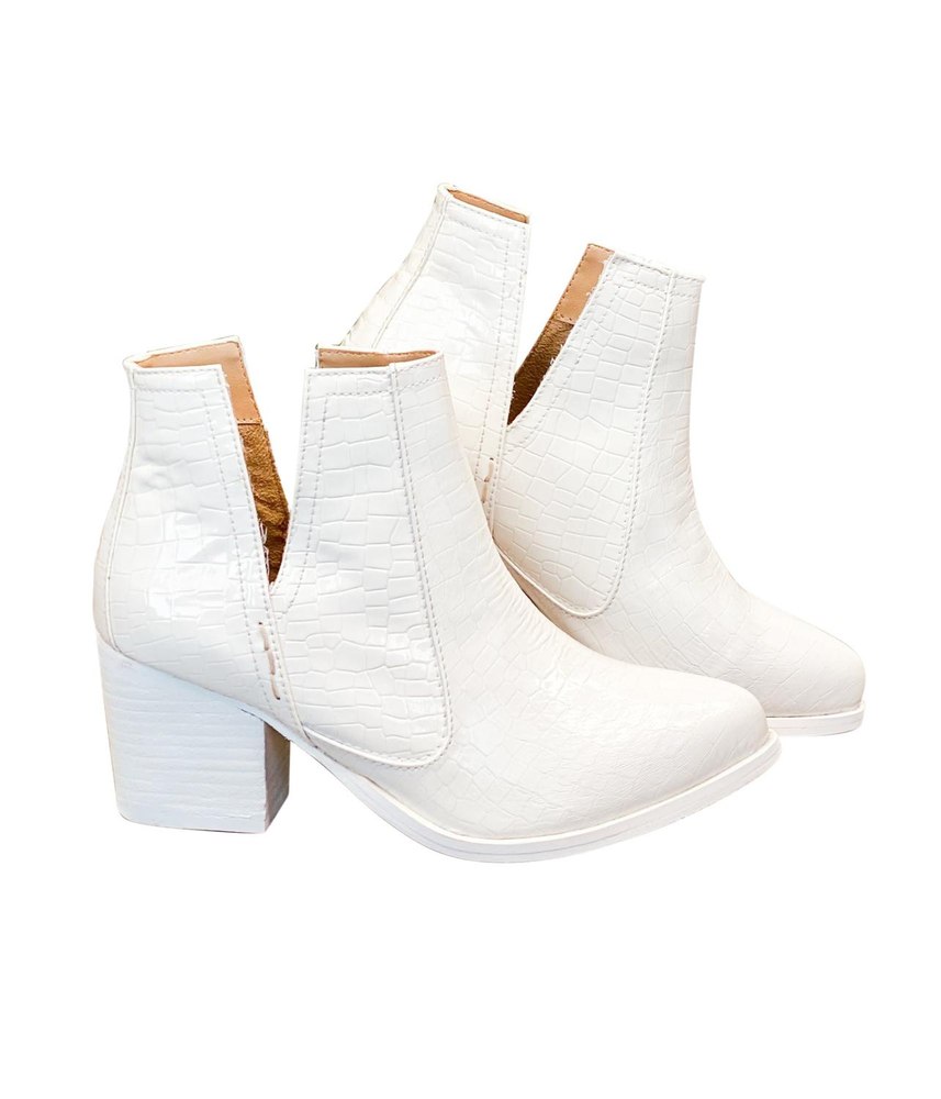 Women’s Tarim Bootie In White Croc 7803922317372