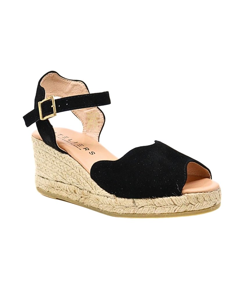 Women’s Oasis Wedge Sandal In Black 7803954757692