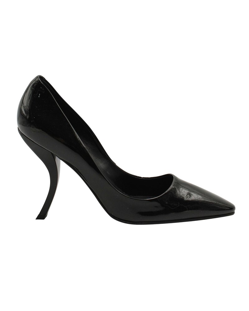 Roger Vivier Curved Heel Pumps in Black Patent Leather 7703691427900