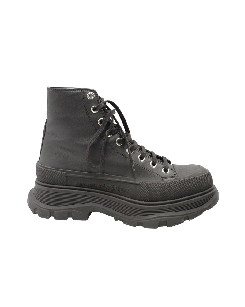 Alexander McQueen Tread Slick Lace-up Boots in Black Calfskin Leather 7703692869692