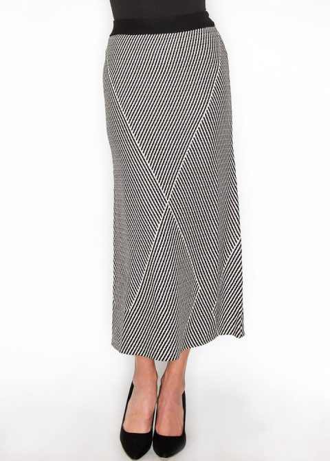 Graphic Black and White Knit Skirt 7833020268604