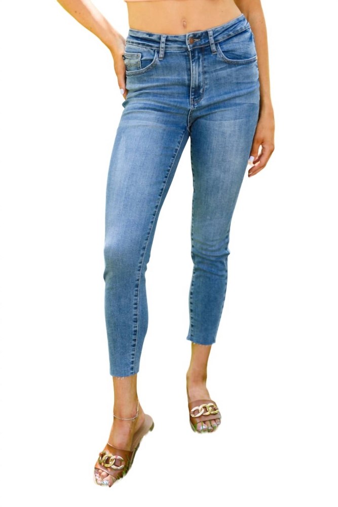 Hi-Waisted Embroidered Pocket Relaxed Jeans In Mid Wash 7704783159356